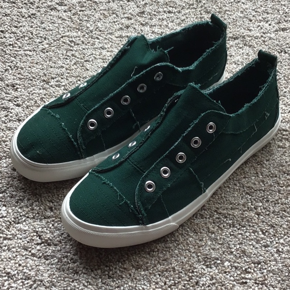 CORKY’S BABALU SLIP ONS - SIZE 8 NWOT